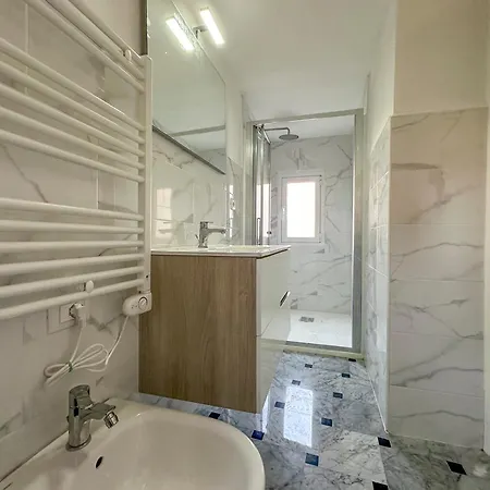 Bikers' Court Apartment *